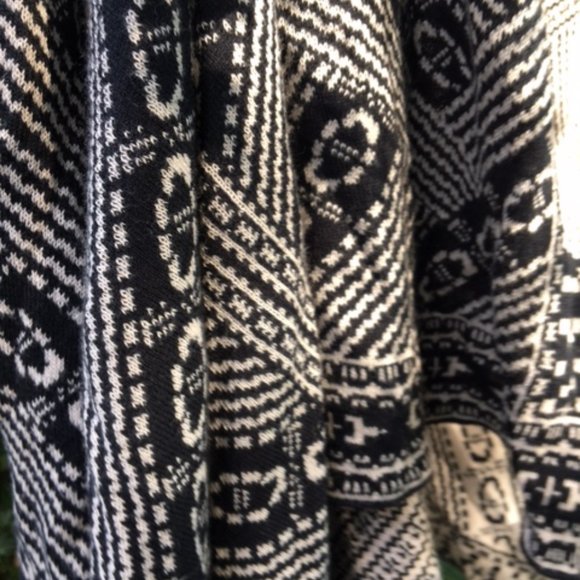 Waterfall cardigan NWOT with geometric design M. - Picture 4 of 9